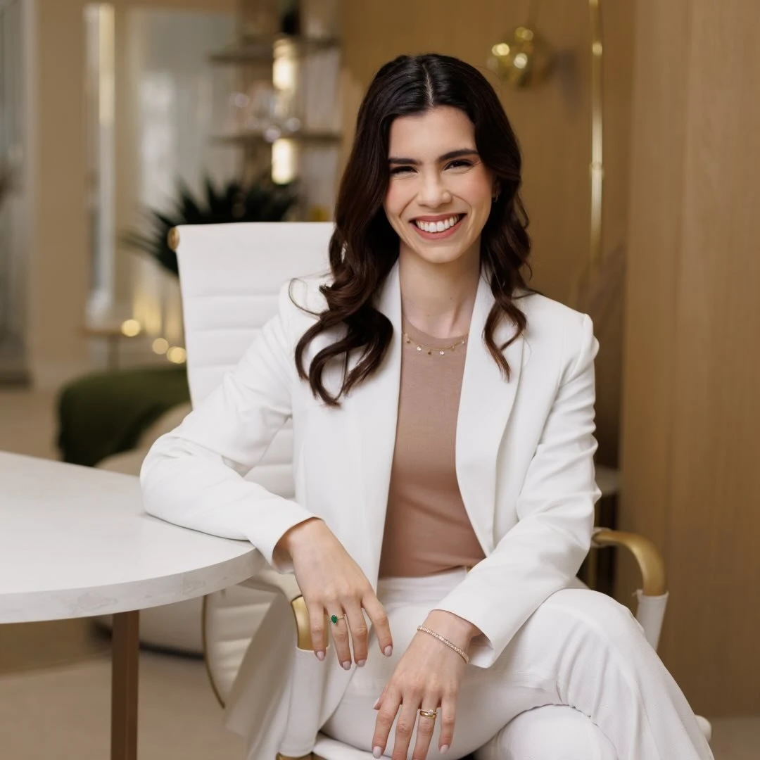 sobre-dra-aline-paredes